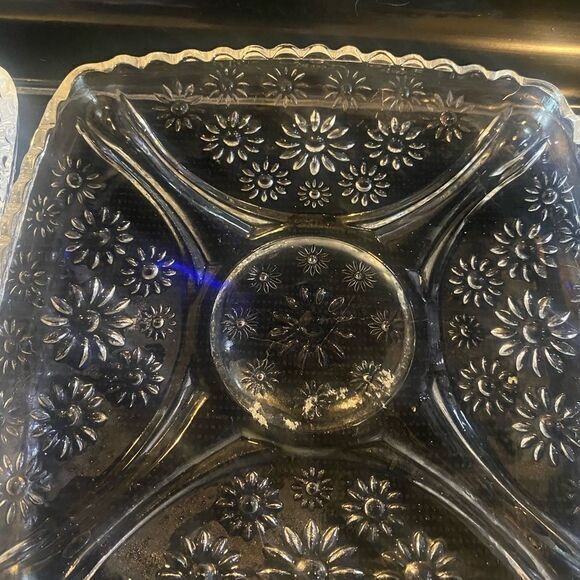 Set Of 2 Vtg Mid Century sunflower Daisy Clear‎ 6.5" Square EAPG pressed glass - Picture 3 of 5